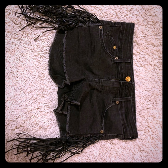 fringe cut off shorts
